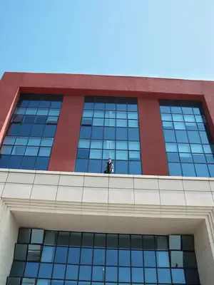 CEO eski sevgilisinin peşinde dizisi kapak görseli — 77 bölüm full HD Türkçe izle